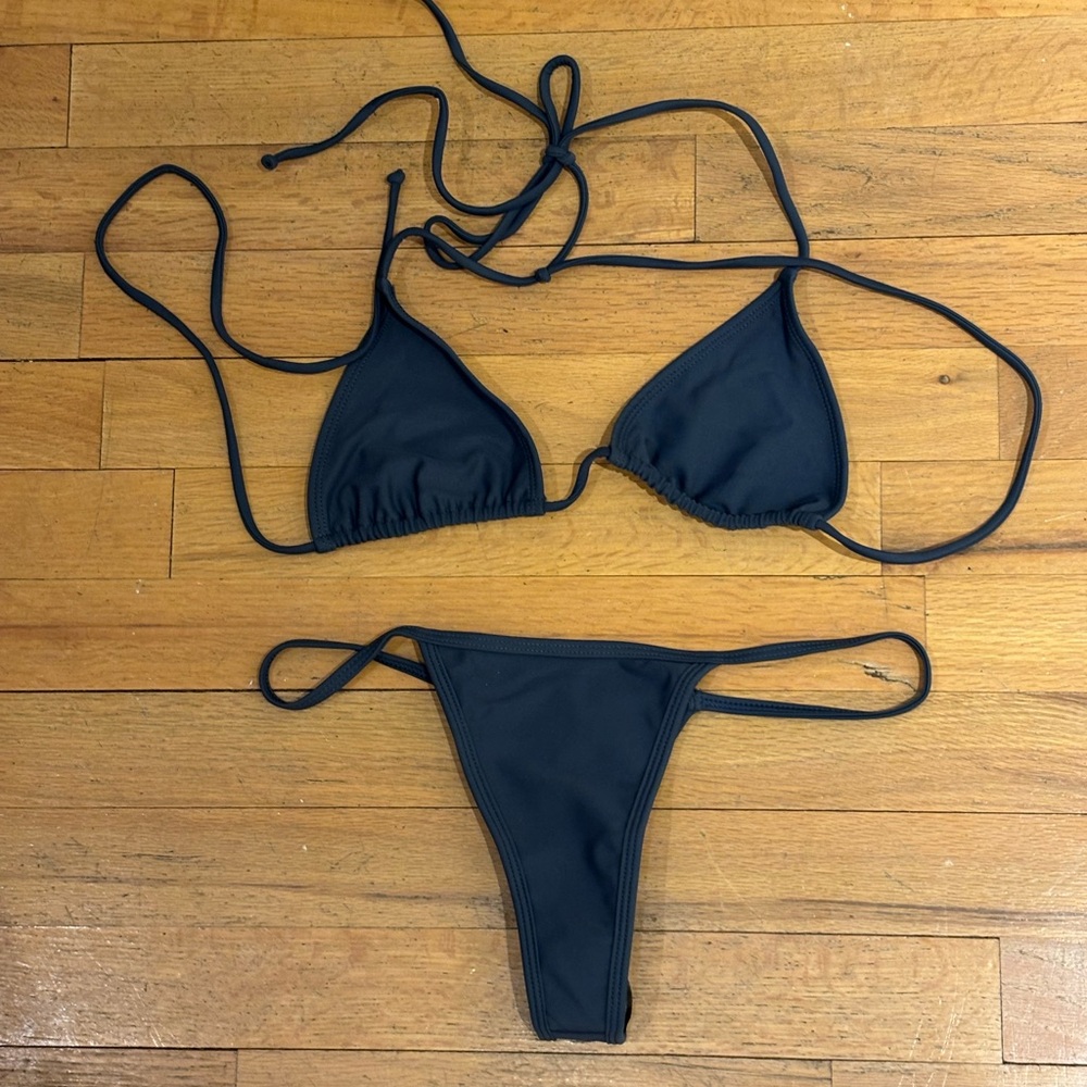 Triangle Bikini - Picture 4 of 5